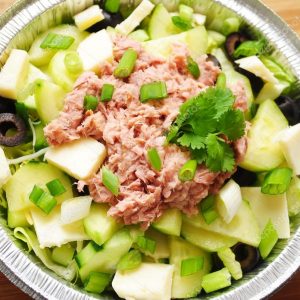 Salade César au saumon fumé et crevettes